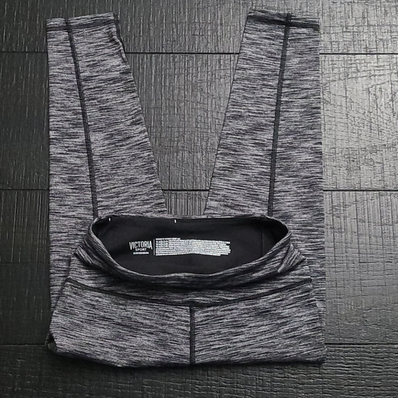 Victoria's Secret Sport Capri - Picture 5 of 7